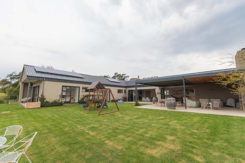 4 Bedroom Property for Sale in Kragga Kamma Eastern Cape